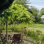 Timber-framed With Bright And Idyllic Garden Nyaraló *