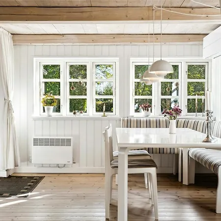Holiday home Timber-framed With Bright And Idyllic Garden *
