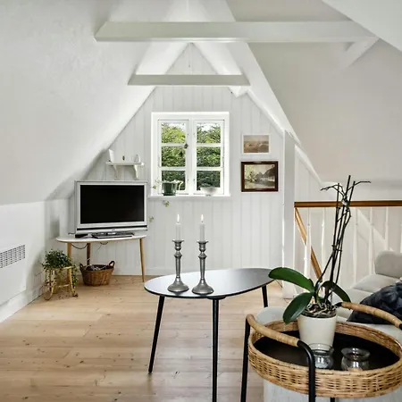 Timber-framed With Bright And Idyllic Garden Holiday home *