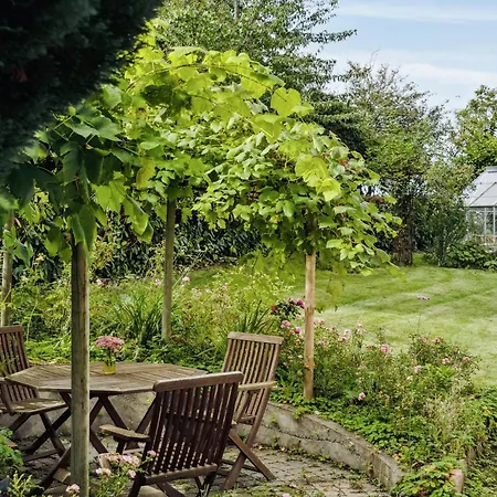 Timber-framed With Bright And Idyllic Garden Holiday home *