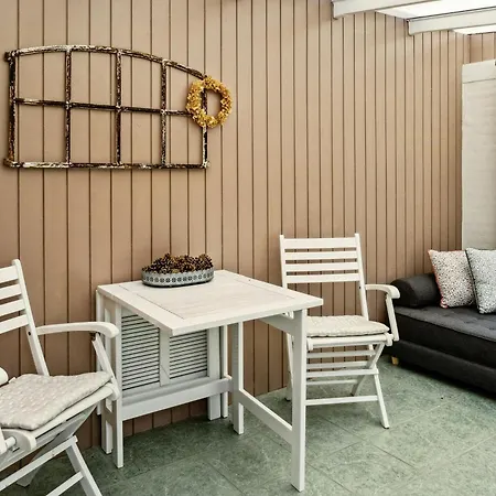 Holiday home Timber-framed With Bright And Idyllic Garden