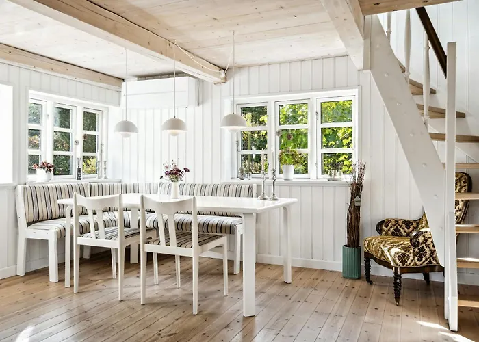 Hébergement de vacances Timber-framed With Bright And Idyllic Garden *