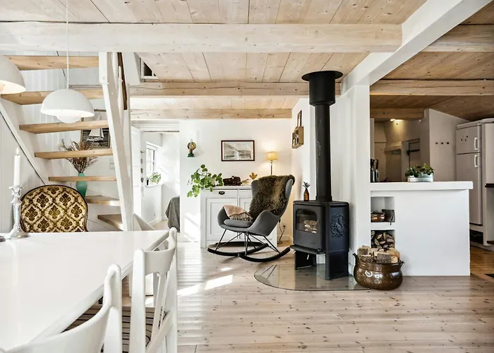 Timber-framed With Bright And Idyllic Garden * Juelsminde (Hedensted)