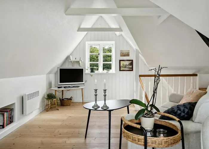 Timber-framed With Bright And Idyllic Garden Hébergement de vacances *